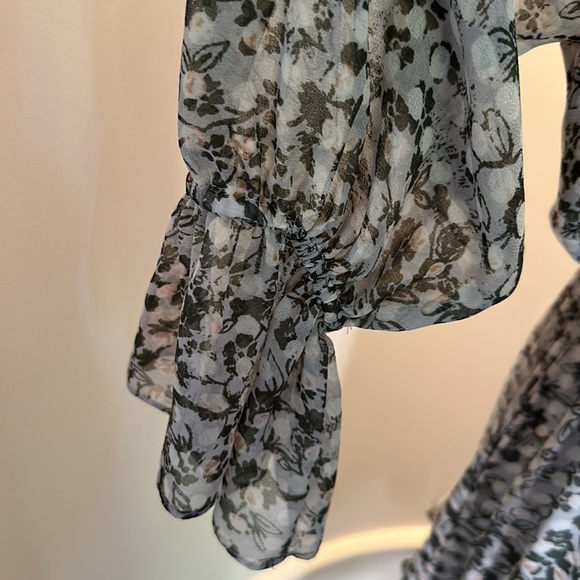 Summery, lightweight, flowy MISA dress - Picture 3 of 5